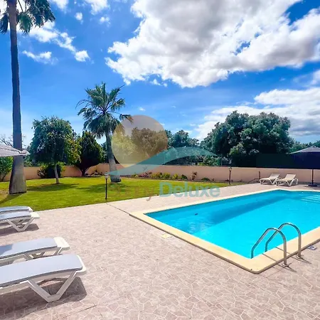 Pedro By Sunny Deluxe Holiday home
